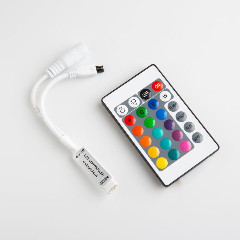 Sterownik LED RGB IR z pilotem 24 przyciski 72 W 5–12 V Eco Light EC79456